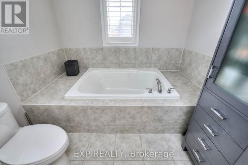 30 Fleming Crescent, Haldimand, ON - Indoor Photo Showing Bathroom