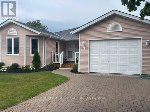 9 Quaker Court, Prince Edward County (Wellington), ON - Outdoor