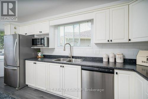 9 Quaker Court, Prince Edward County (Wellington), ON - Indoor Photo Showing Kitchen With Stainless Steel Kitchen With Double Sink