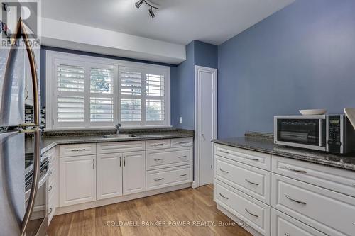 66 - 1220 Royal York Road, London, ON - Indoor Photo Showing Kitchen