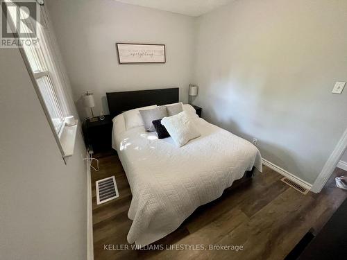 300 Cheapside Street, London, ON - Indoor Photo Showing Bedroom