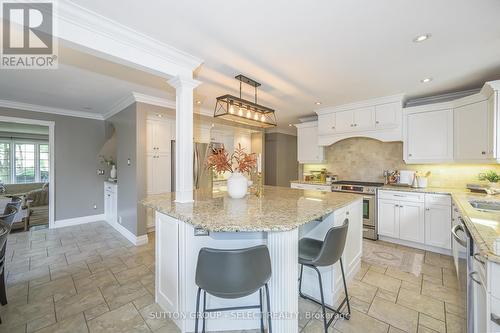 6907 Lambeth Walk, London, ON - Indoor Photo Showing Kitchen With Upgraded Kitchen