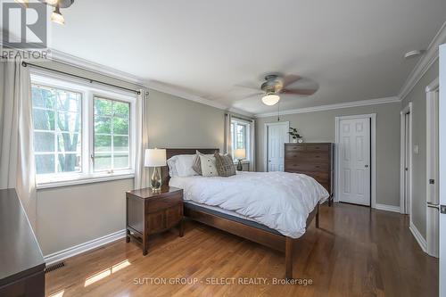 6907 Lambeth Walk, London, ON - Indoor Photo Showing Bedroom