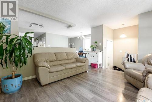 6523 Mawson Avenue, Regina, SK - Indoor Photo Showing Living Room