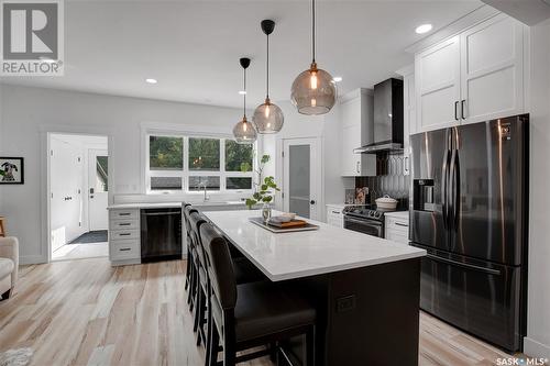 1721 Kilburn Avenue, Saskatoon, SK - Indoor Photo Showing Kitchen With Upgraded Kitchen