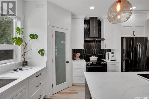 1721 Kilburn Avenue, Saskatoon, SK - Indoor Photo Showing Kitchen