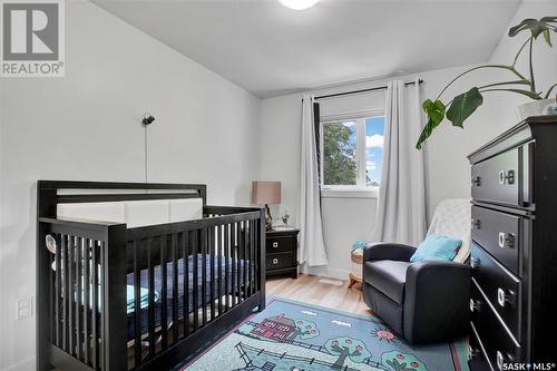 1721 Kilburn Avenue, Saskatoon, SK - Indoor Photo Showing Bedroom