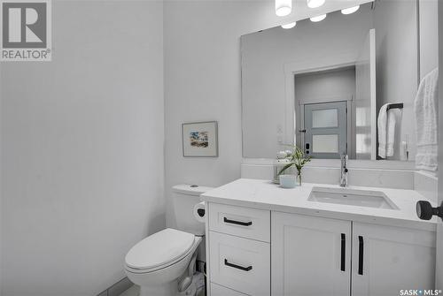 1721 Kilburn Avenue, Saskatoon, SK - Indoor Photo Showing Bathroom