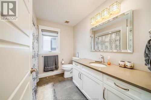 1712 Mucci, Kingsville, ON - Indoor Photo Showing Bathroom