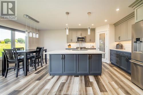 1712 Mucci, Kingsville, ON - Indoor Photo Showing Kitchen With Upgraded Kitchen