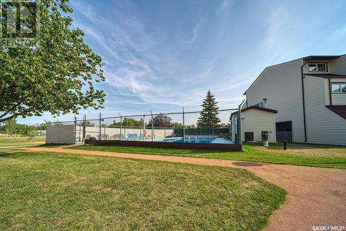 5040 10Th Avenue, Regina, SK - Outdoor