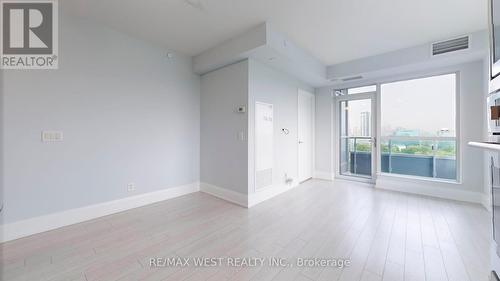 1427 - 120 Harrison Garden Boulevard, Toronto, ON - Indoor Photo Showing Other Room