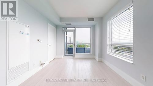 1427 - 120 Harrison Garden Boulevard, Toronto, ON - Indoor Photo Showing Other Room