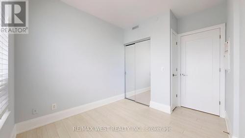 1427 - 120 Harrison Garden Boulevard, Toronto, ON - Indoor Photo Showing Other Room