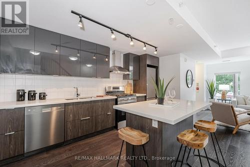 104 - 580 Kingston Road, Toronto, ON - Indoor Photo Showing Kitchen With Upgraded Kitchen