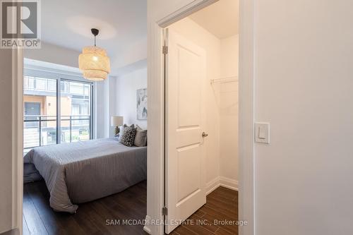 F402 - 26 Coles Avenue, Vaughan (Vaughan Grove), ON - Indoor Photo Showing Bedroom