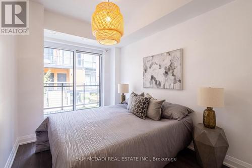 F402 - 26 Coles Avenue, Vaughan, ON - Indoor Photo Showing Bedroom