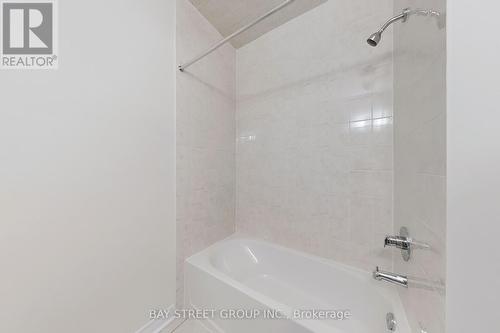 173 Mumbai Drive, Markham, ON - Indoor Photo Showing Bathroom