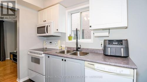 23 Wice Road, Barrie, ON - Indoor Photo Showing Kitchen With Double Sink