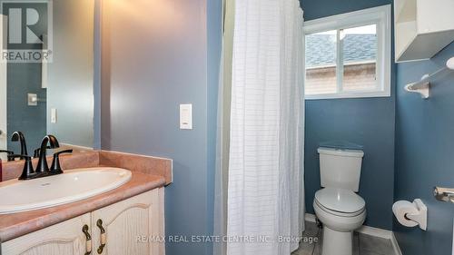 23 Wice Road, Barrie, ON - Indoor Photo Showing Bathroom