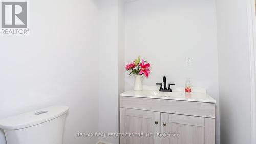 23 Wice Road, Barrie (Holly), ON - Indoor Photo Showing Bathroom