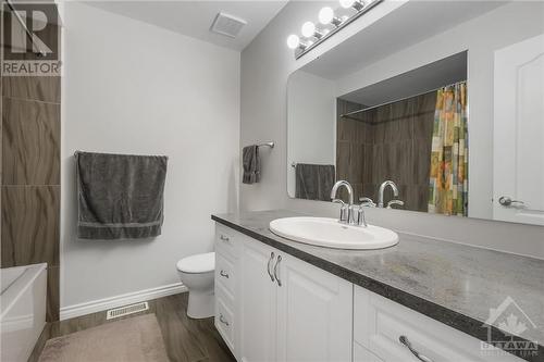 Main bath - 6201 Tealwood Place, Ottawa, ON - Indoor Photo Showing Bathroom