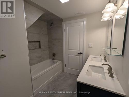 4167 Woodington Drive, Mississauga (Rathwood), ON - Indoor Photo Showing Bathroom