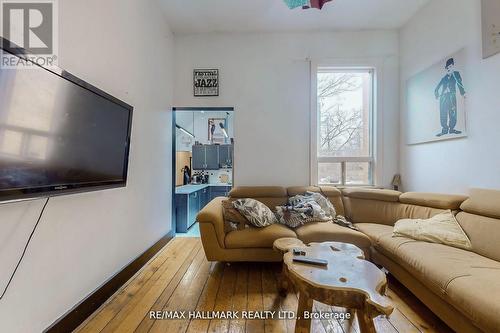 534 Queen Street E, Toronto (Moss Park), ON - Indoor Photo Showing Living Room