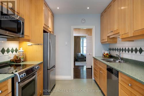 13 Forest Glen Crescent, Toronto (Bridle Path-Sunnybrook-York Mills), ON - Indoor Photo Showing Kitchen With Double Sink