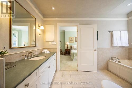 13 Forest Glen Crescent, Toronto (Bridle Path-Sunnybrook-York Mills), ON - Indoor Photo Showing Bathroom