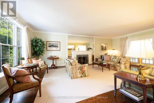 13 Forest Glen Crescent, Toronto (Bridle Path-Sunnybrook-York Mills), ON - Indoor Photo Showing Living Room