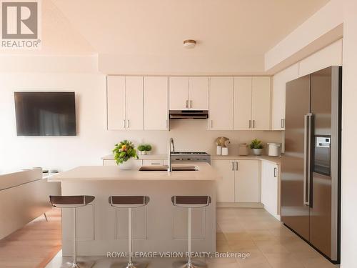 21 Sorbara Way, Whitby, ON - Indoor Photo Showing Kitchen