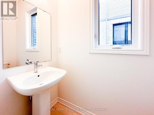 21 Sorbara Way, Whitby, ON - Indoor Photo Showing Bathroom