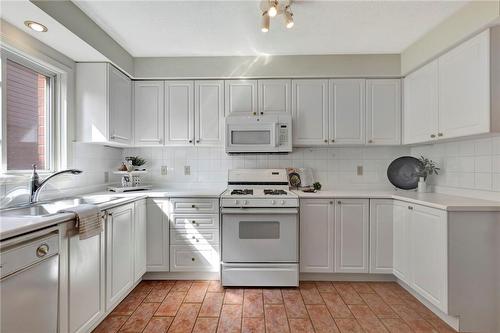 2120 Headon Road|Unit #23, Burlington, ON - Indoor Photo Showing Kitchen