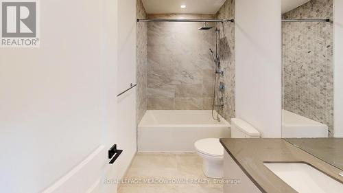 805 - 2481 Taunton Road, Oakville (Uptown Core), ON - Indoor Photo Showing Bathroom