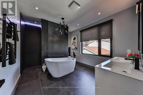 1617 Trotwood Avenue, Mississauga, ON - Indoor Photo Showing Bathroom