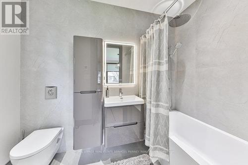 1617 Trotwood Avenue, Mississauga, ON - Indoor Photo Showing Bathroom