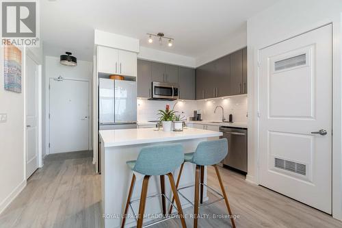 Ph1 - 4677 Glen Erin Drive, Mississauga (Erin Mills), ON - Indoor Photo Showing Kitchen With Stainless Steel Kitchen With Upgraded Kitchen