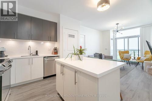 Ph1 - 4677 Glen Erin Drive, Mississauga (Erin Mills), ON - Indoor Photo Showing Kitchen With Stainless Steel Kitchen With Upgraded Kitchen