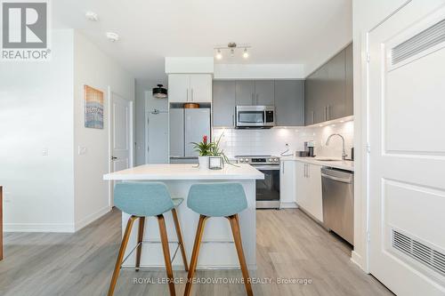 Ph1 - 4677 Glen Erin Drive, Mississauga (Erin Mills), ON - Indoor Photo Showing Kitchen With Stainless Steel Kitchen With Upgraded Kitchen