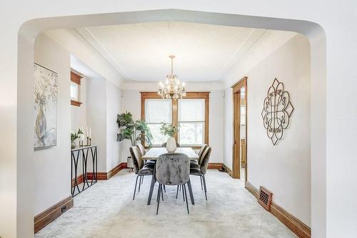 113 Kensington Avenue N, Hamilton, ON - Indoor Photo Showing Dining Room