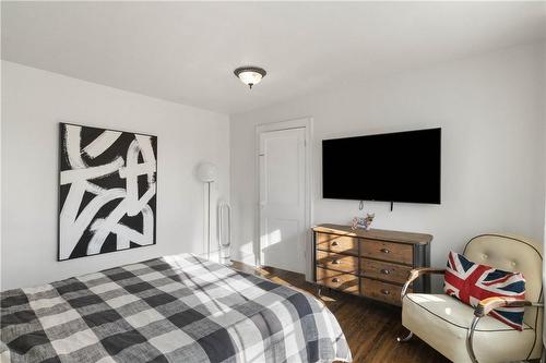 295 Plains Road W, Burlington, ON - Indoor Photo Showing Bedroom