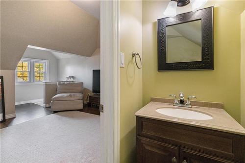 295 Plains Road W, Burlington, ON - Indoor Photo Showing Bathroom