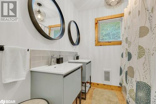 1018A Leisure Lane, Cloyne, ON - Indoor Photo Showing Bathroom