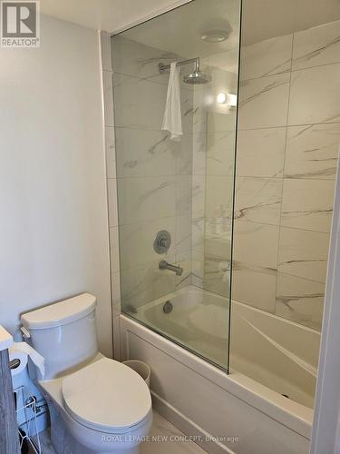 1802 - 138 Downes Street, Toronto, ON - Indoor Photo Showing Bathroom