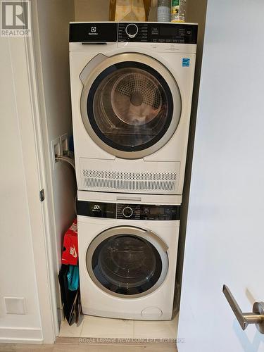 1802 - 138 Downes Street, Toronto, ON - Indoor Photo Showing Laundry Room