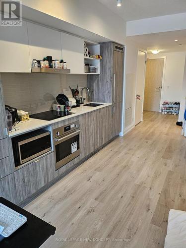 1802 - 138 Downes Street, Toronto (Waterfront Communities), ON - Indoor Photo Showing Kitchen