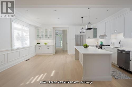 42 Fairfield Avenue, Toronto (Long Branch), ON - Indoor Photo Showing Kitchen With Upgraded Kitchen