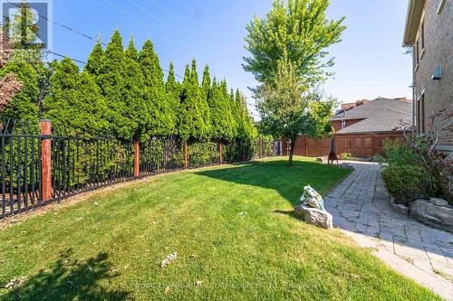 1647 Trotwood Avenue, Mississauga, ON - Outdoor