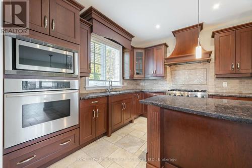 1647 Trotwood Avenue, Mississauga, ON - Indoor Photo Showing Kitchen With Double Sink